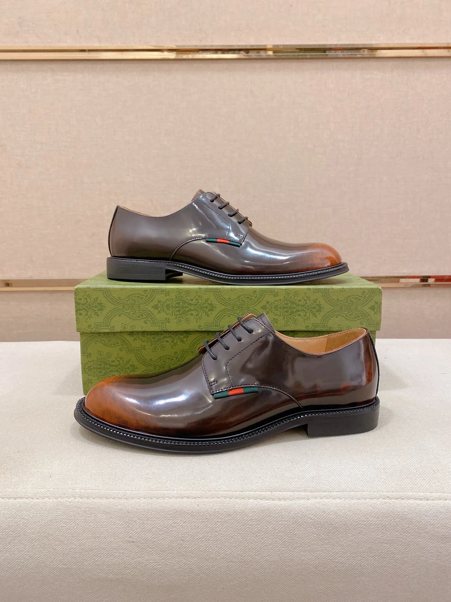 Men's shoes 💰: 520💰 (GUCCI) new series ss hot new products 💢 💠 Casual leather shoes 👞, first layer of cowhide, upper hardware buckles and logo on the sides of the shoe, brand logo on the insole and sole 💠 💎Upper: 100% cowhide 💎Inner: cowhide/100% 💎Feet: cowhide/100% 💎Sole: rubber/100% 💎SIZE: 38 39 40 41 42 43 44 Can be customized 45